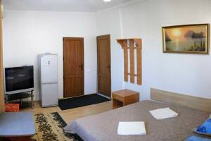 Изображение Изображение: № 4 Двухкомнатный «Семейный» с отдельным входом #1 #4