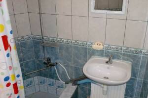 Изображение Изображение: № 3 Трехместный номер с кухней на 1-м этаже #1 #3