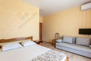 Изображение Изображение: Комната для 3-х чел. с удобствами и балконом 3этаж #1 #2