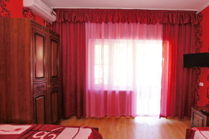 Изображение Изображение: Трехместный номер с удобствами #1 #4