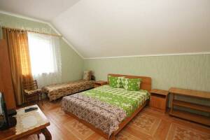 Изображение Изображение: Трёхместный номер с удобствами #1 #11