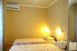 Изображение Изображение: 2-х местный номер «Люкс» с балконом #1 #4