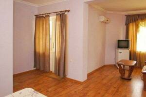 Изображение Изображение: Четырехместный номер с удобствами #1 #3