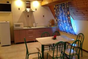 Изображение Изображение: 4-х местный номер двухкомнатный с кухней #1 #6