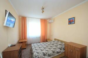 Изображение Изображение: Номер двухкомнатный 3 этаж (6 местный) #1 #3