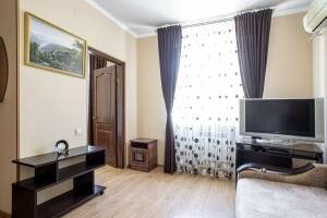 Изображение Изображение: Двухкомнатный номер с удобствами #1 #4