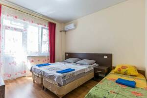 Изображение Изображение: 3-х местный номер «Комфорт» #1 #2