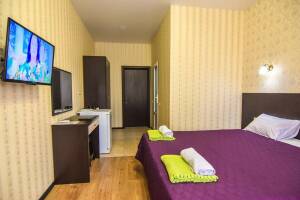 Изображение Изображение: Трехместный стандарт без балкона (цоколь) #1 #2