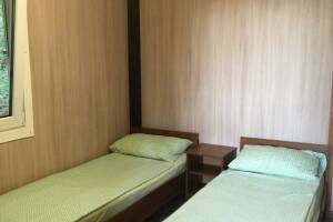 Изображение Изображение: Двухместный с двумя кроватями и вентилятором #1 #1