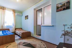 Изображение Изображение: 4-х местный номер двухкомнатный второй этаж #1 #2