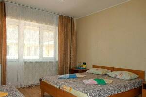 Изображение Изображение: 3-х местный Улучшенный с балконом #1 #2