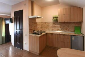 Изображение Изображение: Трехместный номер с кухней #1 #7