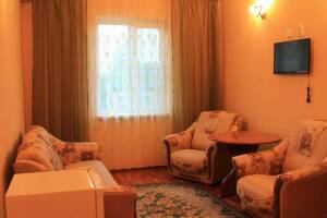 Изображение Изображение: Двухкомнатный номер «Люкс» с двумя доп местами #1 #7