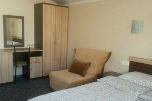 Изображение Изображение: Комната на троих с балконом #1 #2