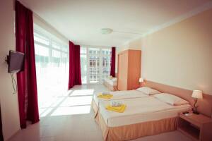 Изображение Изображение: Трехместный номер с панорамными окнами #1 #4