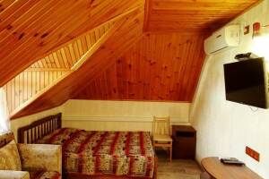 Изображение Изображение: 4-х местный номер на мансардном этаже #1 #6