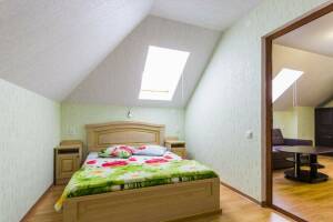 Изображение Изображение: Двухкомнатный «Мансарда» 3−5 местный номер #1 #8