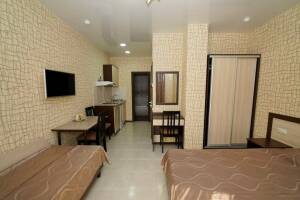 Изображение Изображение: 3-х местный номер с кухней, балконом, вид на море #1 #4