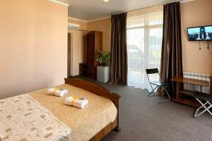 Изображение Изображение: 3-х местный номер «Комфорт» с видом на море #1 #5