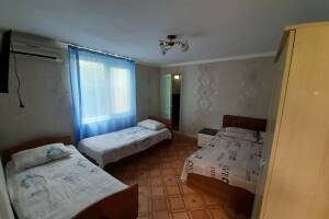 Изображение Изображение: 4-х местный номер с удобствами #1 #2