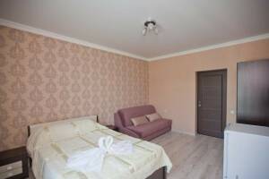 Изображение Изображение: 4-х местный номер с балконом (вид на горы) #1 #7