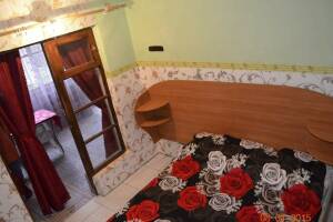 Изображение Изображение: Номер 6-ти местный 3-х комнатный «Деревянный» #1 #5