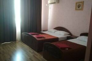 Изображение Изображение: Трехместный «Стандарт» с балконом #1 #2