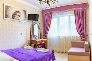 Изображение Изображение: 3-х местный номер стандарт с балконом «Сирень» #1 #5