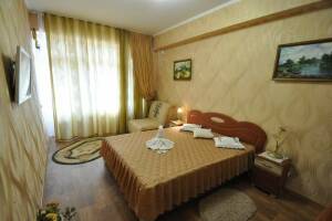 Изображение Изображение: Трехместный номер «Комфорт» #1 #6