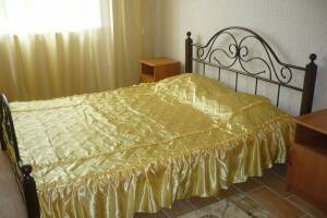 Изображение Изображение: 3-х местный номер с двуспальной кроватью #1 #2