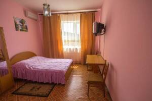 Изображение Изображение: Трехместный номер с удобствами #1 #2