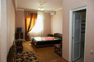 Изображение Изображение: 3-х местный номер с балконом #1 #5