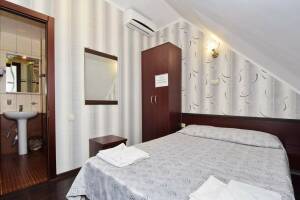 Изображение Изображение: Двухместный номер без балкона на мансарде #1 #13