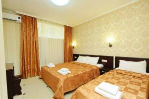 Изображение Изображение: Трехместный номер без балкона на цоколе #1 #14