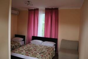 Изображение Изображение: трехместный номер с удобствами #1 #2