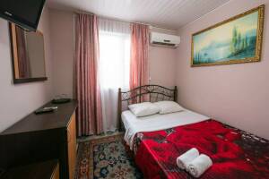 Изображение Изображение: Двухместный номер с частичными удобствами #1 #2