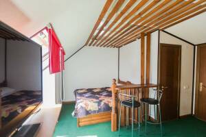 Изображение Изображение: Трехместный стандартный номер на мансарде #1 #5