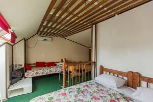 Изображение Изображение: Пятиместный стандартный номер на мансарде #1 #10