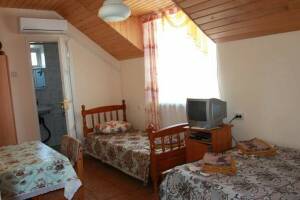 Изображение Изображение: 3-х местный номер с удобствами #1 #4