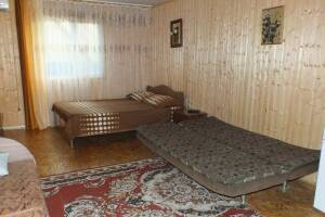 Изображение Изображение: Четырехместный номер на первом этаже #1 #2