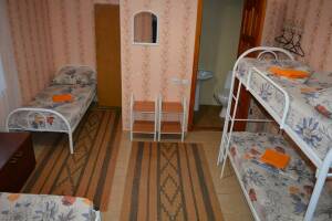 Изображение Изображение: 4-х местный номер с удобствами 2 корпуса #1 #6