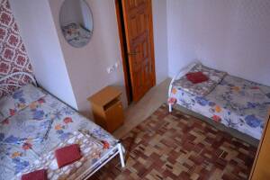 Изображение Изображение: 3-х местный номер с удобствами 2 корпуса #1 #8