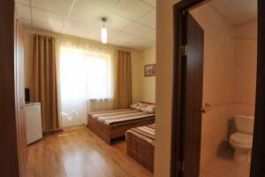 Изображение Изображение: Трехместный номер на первом этаже (окна во двор) #1 #2