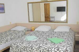 Изображение Изображение: 3-х местный номер. Standard, к. № 2 #1 #18