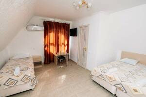 Изображение Изображение: 3-х местный номер. Мансарда. Standard, к. № 3 #1 #10