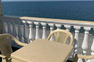 Изображение Изображение: Люкс 2-, 3-, 4- х местные, терраса с шезлонгами #1 #1