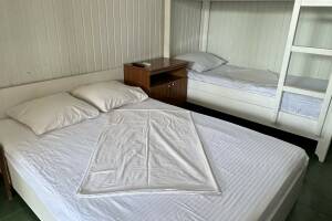 Изображение Изображение: 4-х местный номер (№ 5) #1 #5