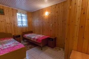 Изображение Изображение: 5-ми местный номер «Эконом» (душ+туалет) #1 #3