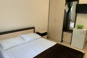 Изображение Изображение: 2-х местный номер без балкона #1 #3