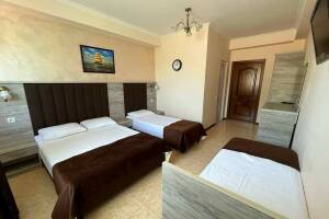 Изображение Изображение: 4-х местный номер с балконом #1 #8